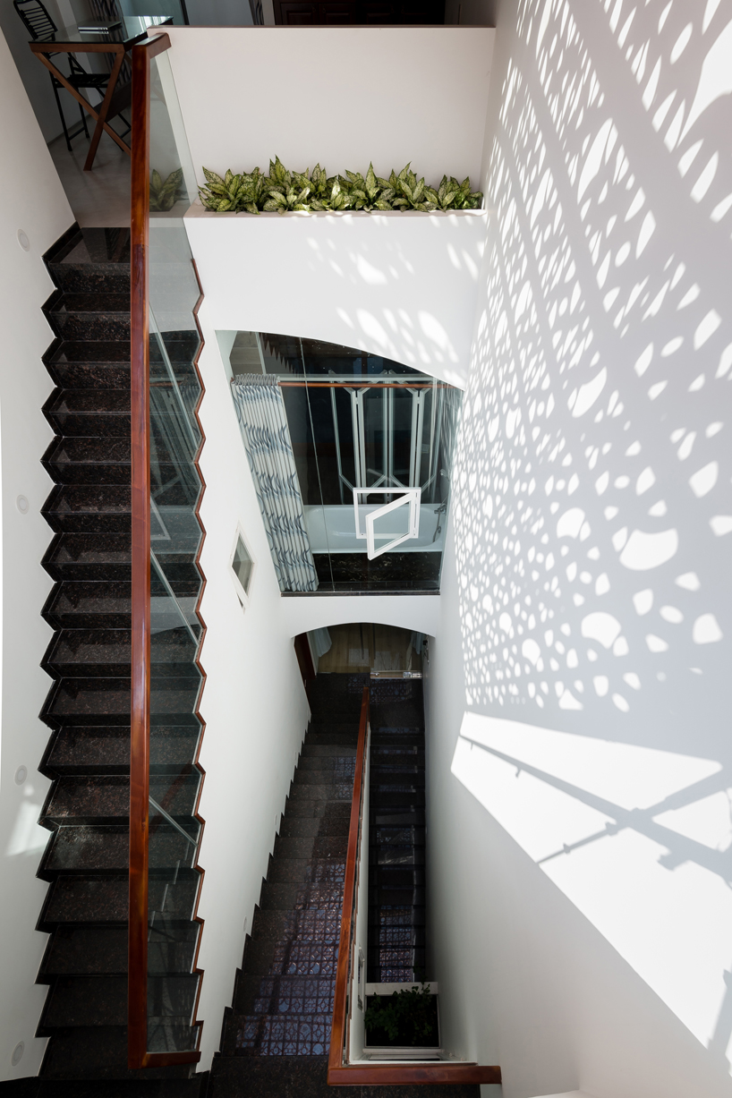 AD+studio transiting-step house vietnam