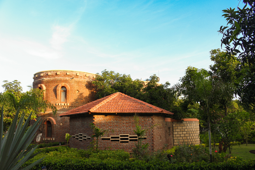 d6thd design studio shyam farm forest resort india designboom 