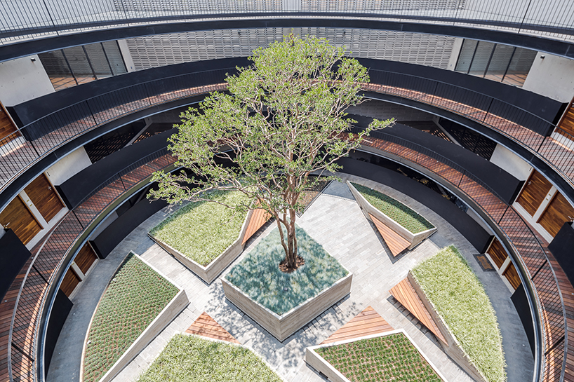 HGR arquitectos designs building with circular courtyard as new housing alternative