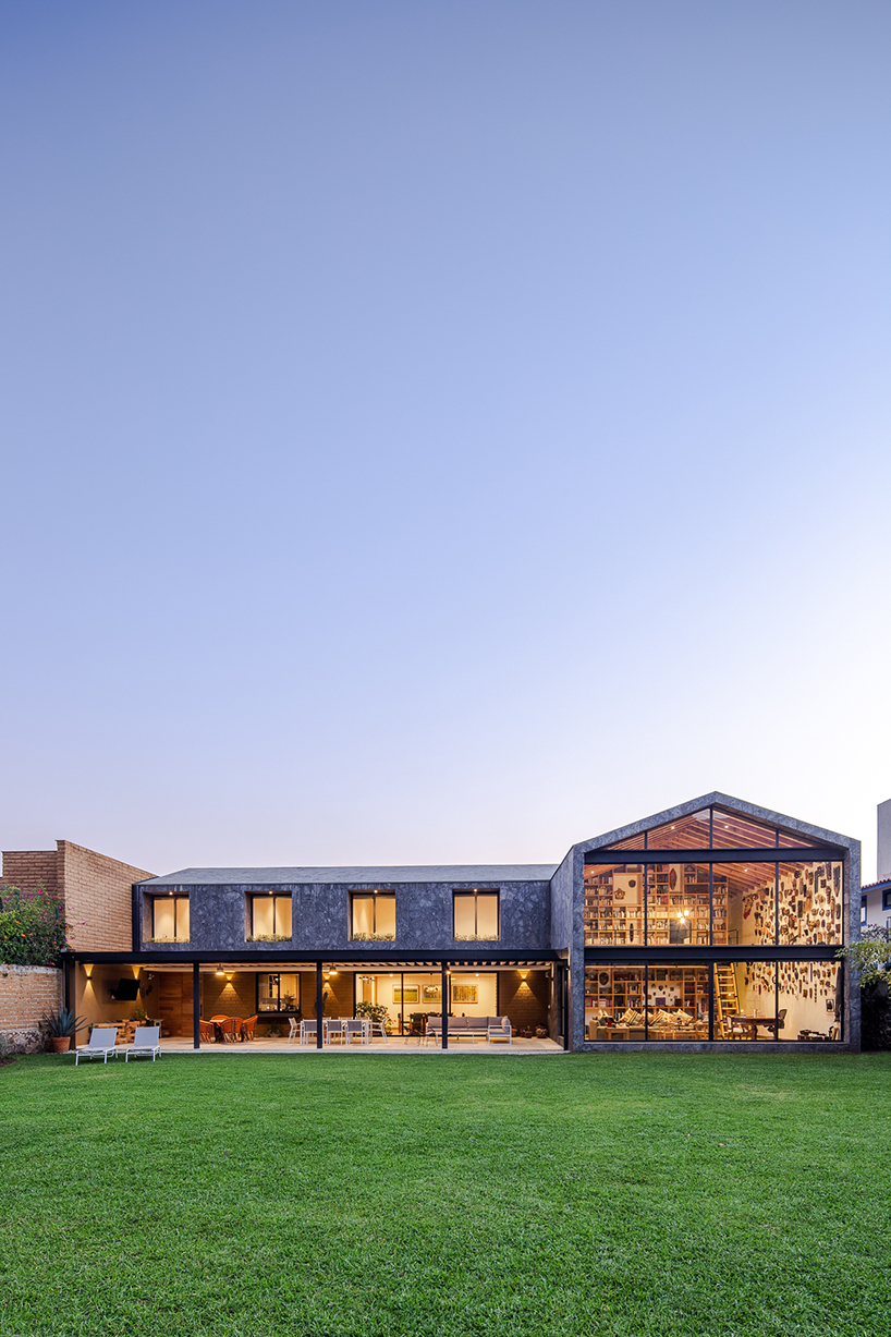 HGR arquitectos uses stone clad volumes to form 'casa texcal' within mexican countryside