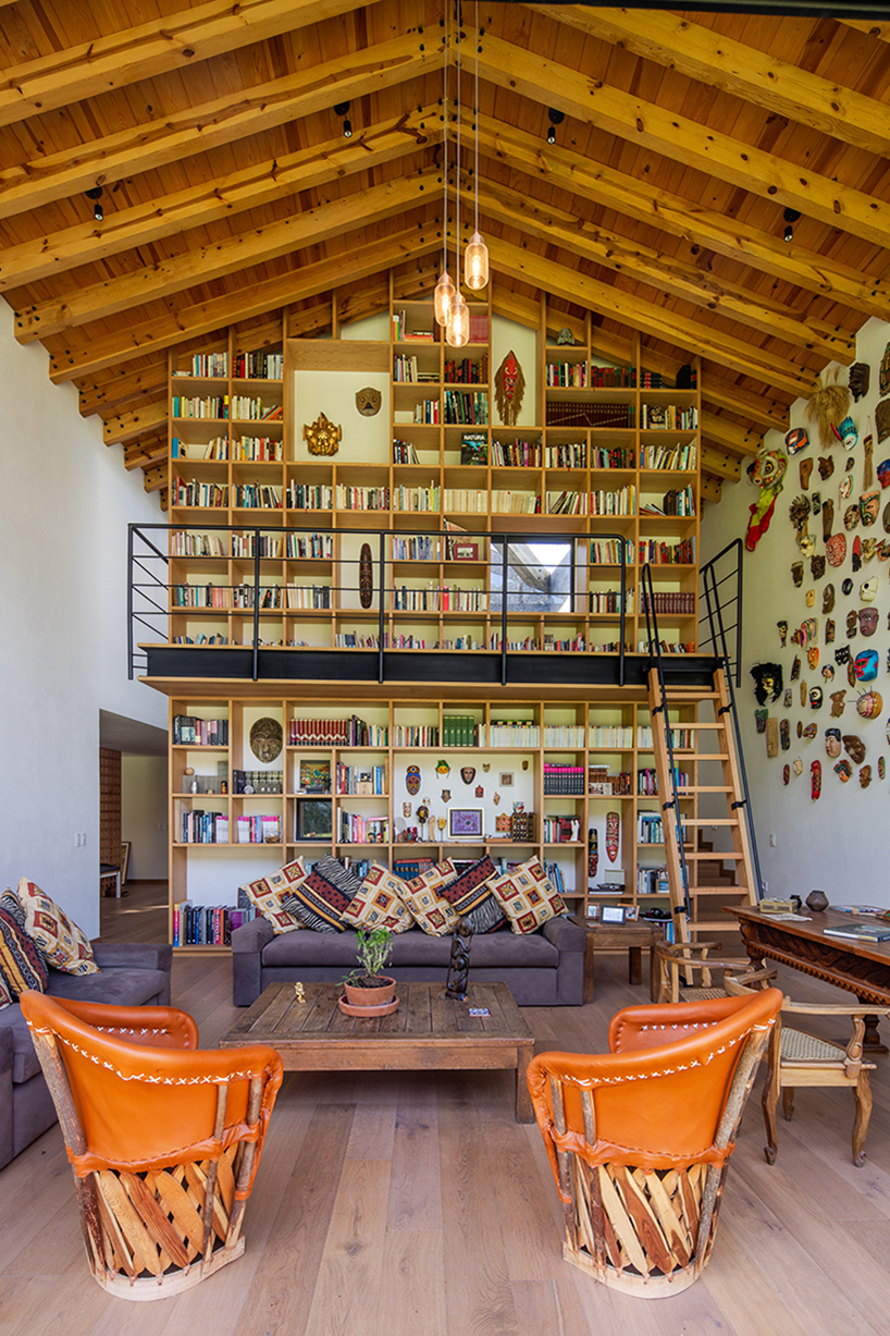 HGR arquitectos uses stone clad volumes to form 'casa texcal' within mexican countryside