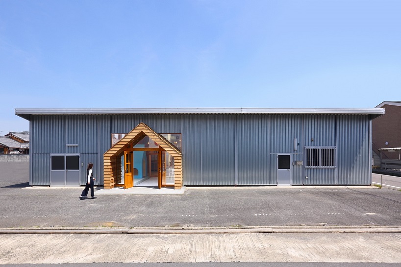alts design office transforms warehouse into workspace japan designboom