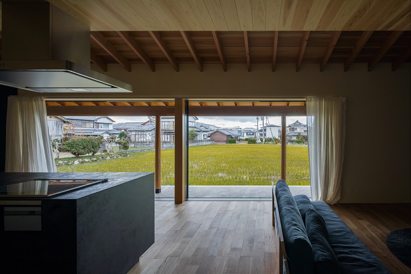 terasho house by ALTS design office connects living spaces with the outdoors in japan