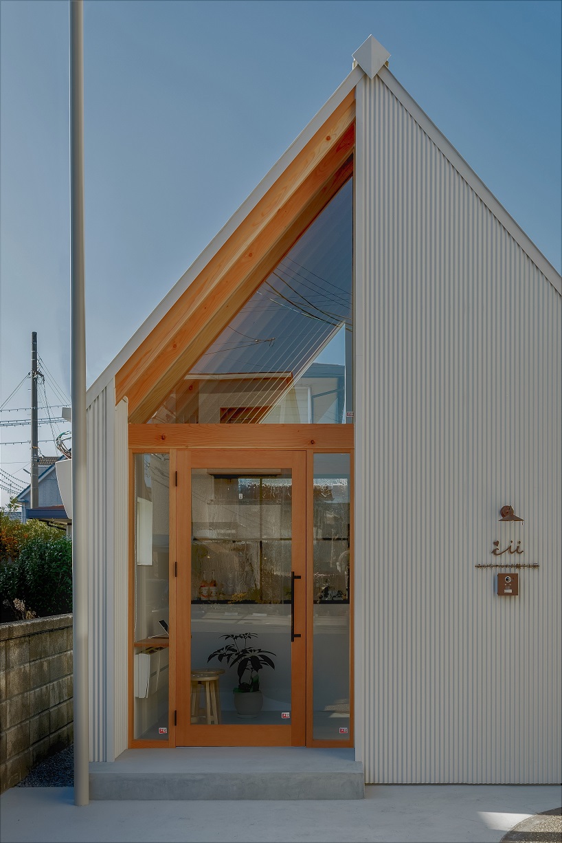 alts-design-office-pasty-shop-mi-chan-sweets-factory-omihachiman-japan-01-13-2019-designboom