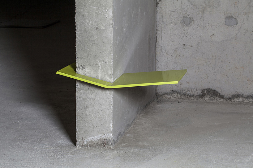 XYZ integrated architecture zero chair