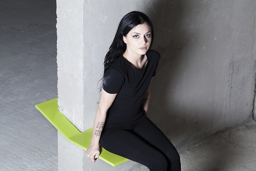 XYZ integrated architecture zero chair