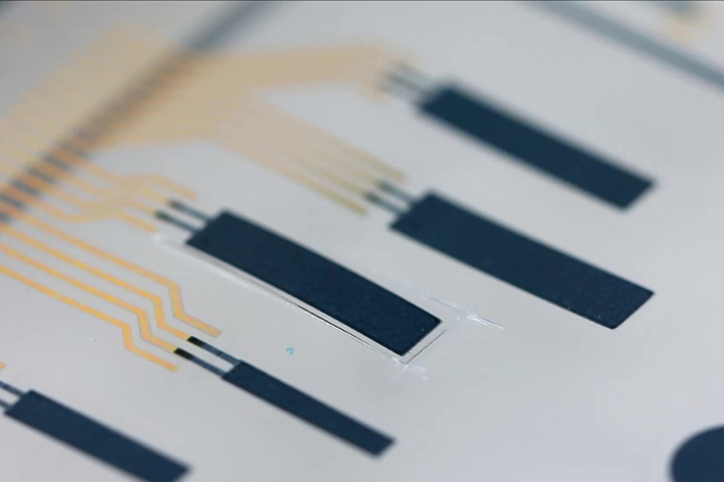 'ESUB tracks' is a smart bicycle helmet with added electronic safety features