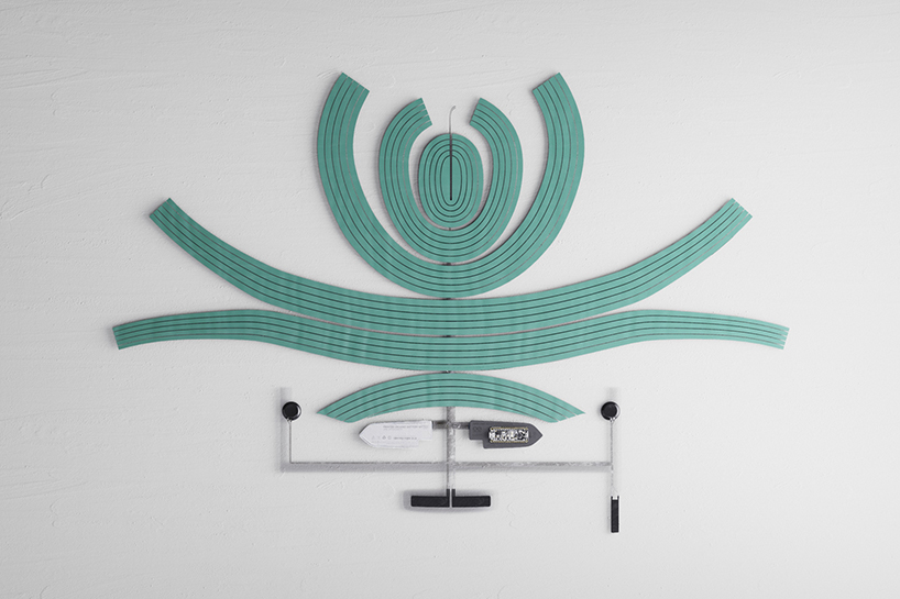 'ESUB tracks' is a smart bicycle helmet with added electronic safety features