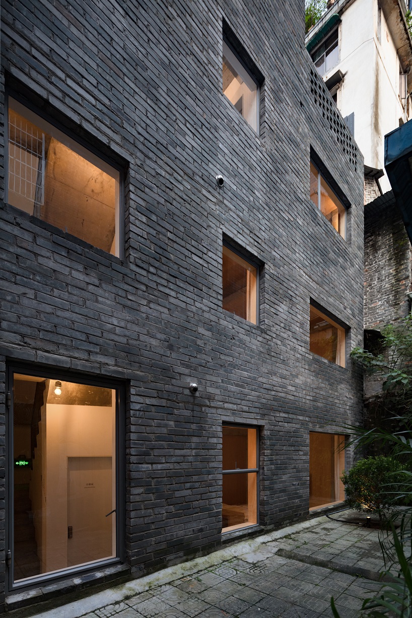 kooo-architects-guesthouse-hotel-farnear-xinyuqingli-guangzhou-china-11-18-2019-designboom