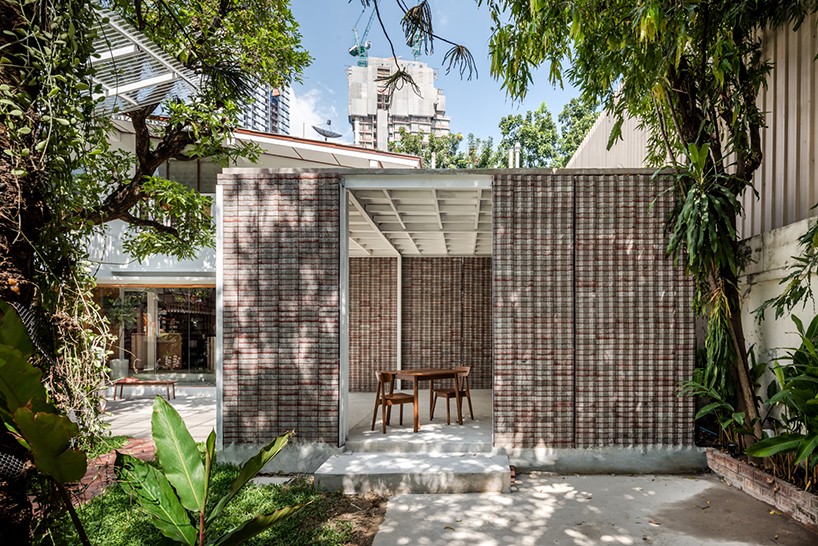 phtaa-h-dining-historic-home-restaurant-coffe-bar-bangkok-thailand-01-15-2019-designboom