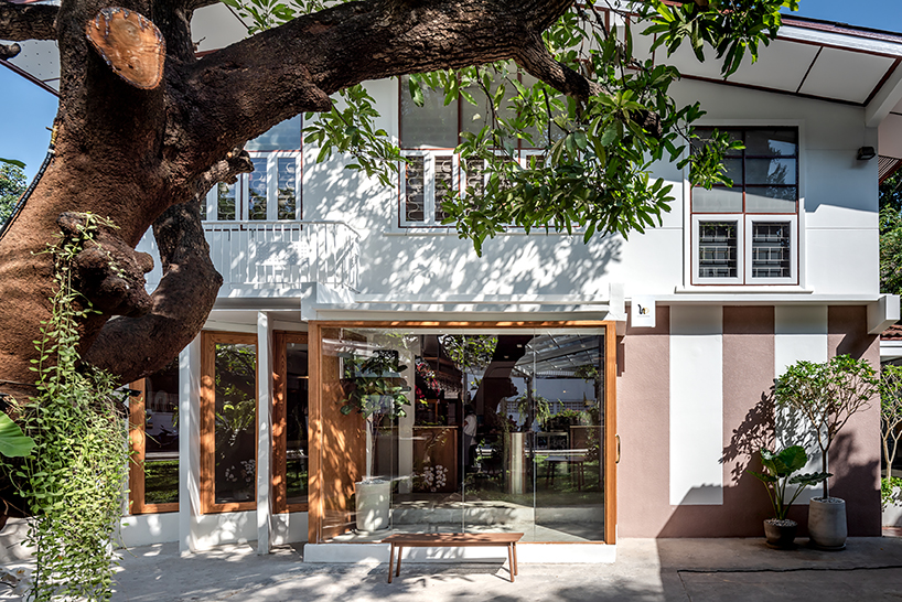 phtaa-h-dining-historic-home-restaurant-coffe-bar-bangkok-thailand-01-15-2019-designboom
