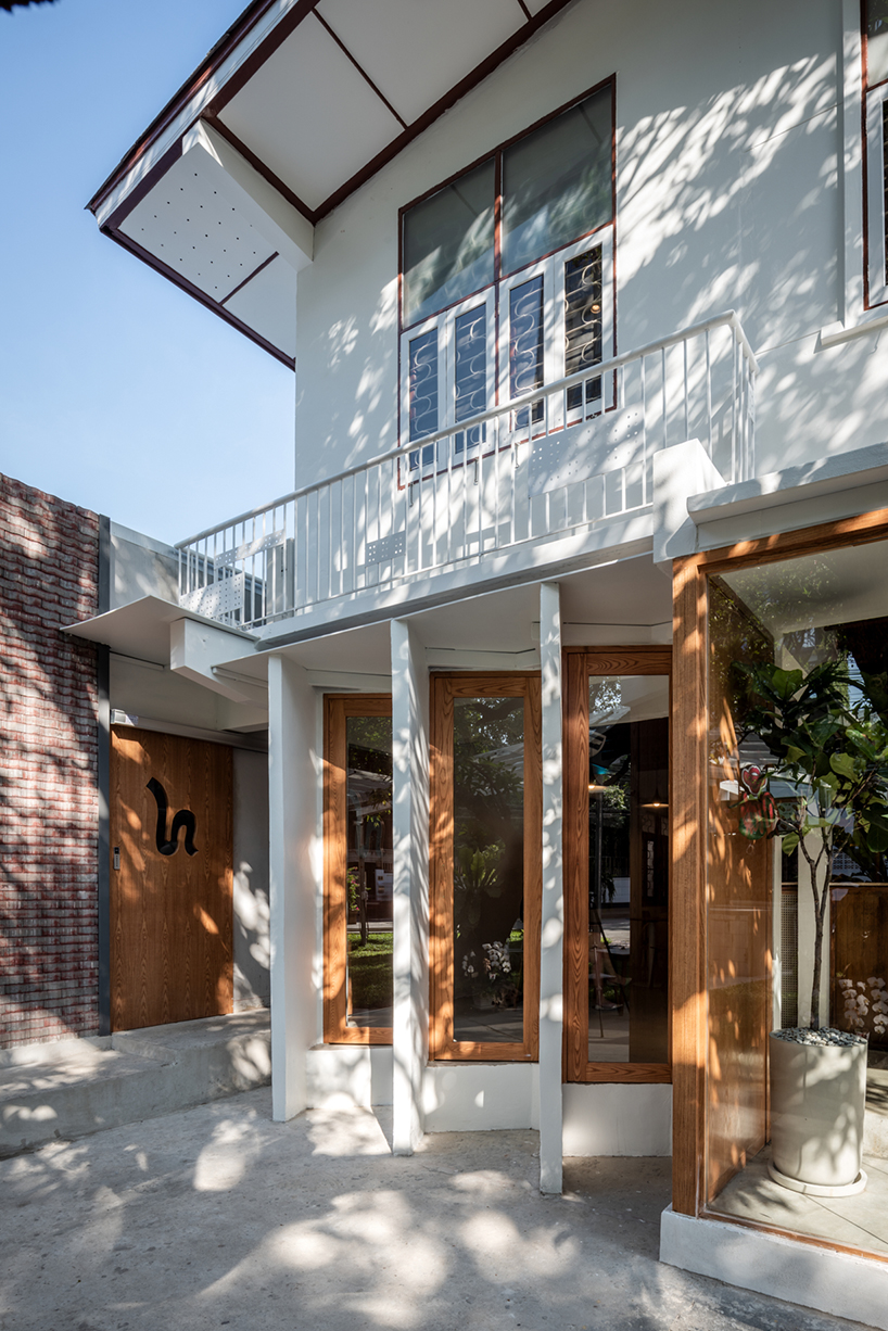 phtaa-h-dining-historic-home-restaurant-coffe-bar-bangkok-thailand-01-15-2019-designboom