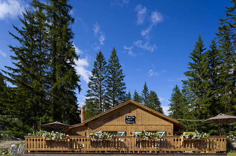 visual-display-baita-pie-tofana-cortina-dampezzo-italy-09-19-2019-designboom