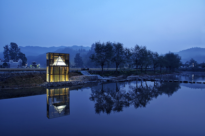 404 error page deisgn example #355: mirrored sight shelter by li hao recreates the story of longli in china