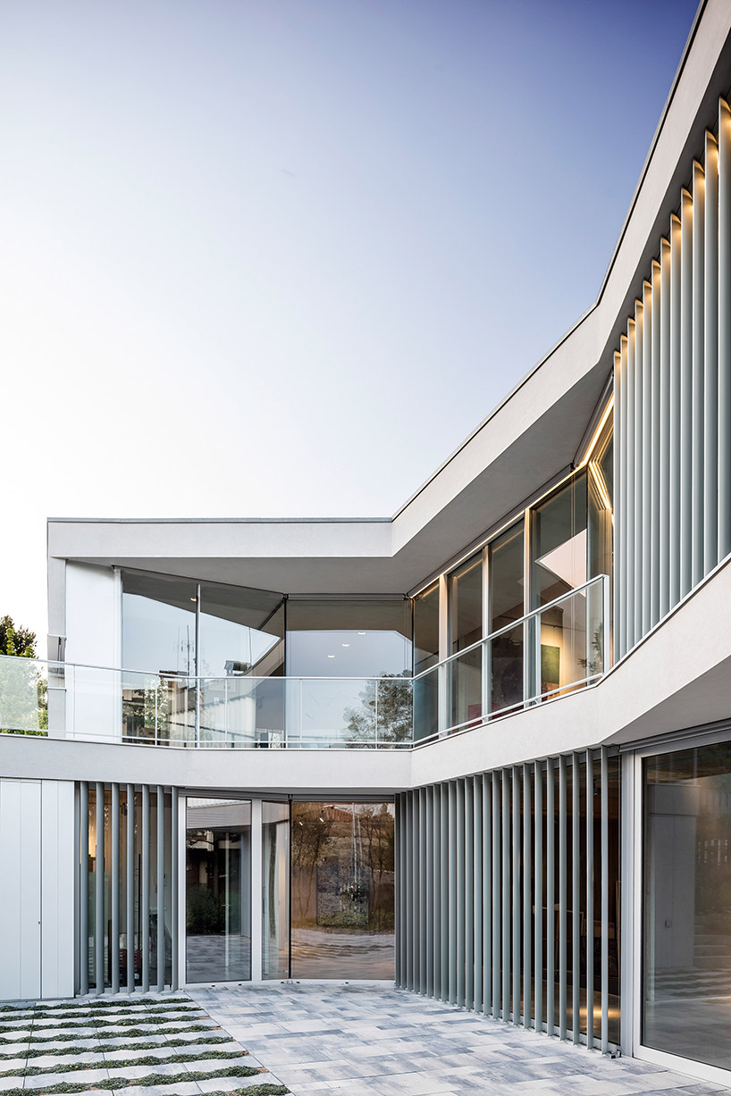 05 AM arquitectura house exhibition space designboom