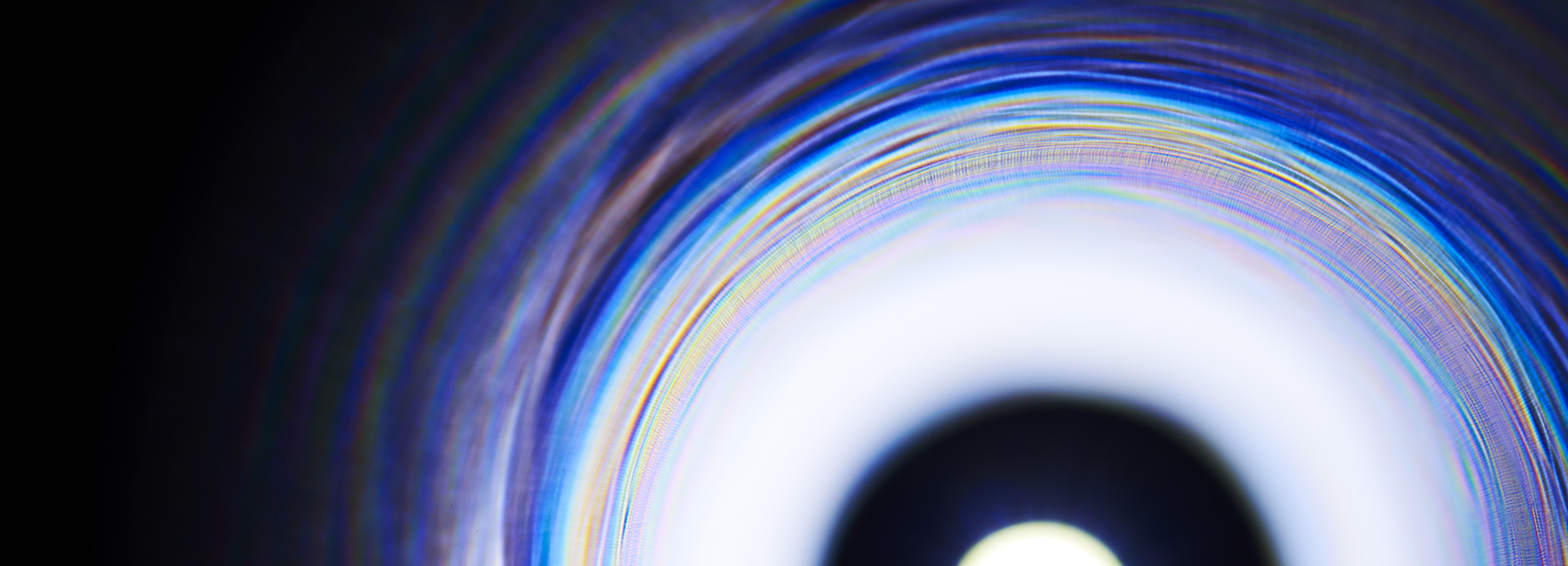 we + uses highdefinition mesh to visualize optical phenomena in furniture