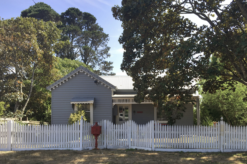 adam kane architects trentham brick house australia designboom