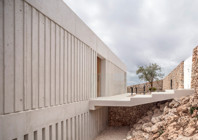 NOMO STUDIO designs a house to frame the views of menorca designboom