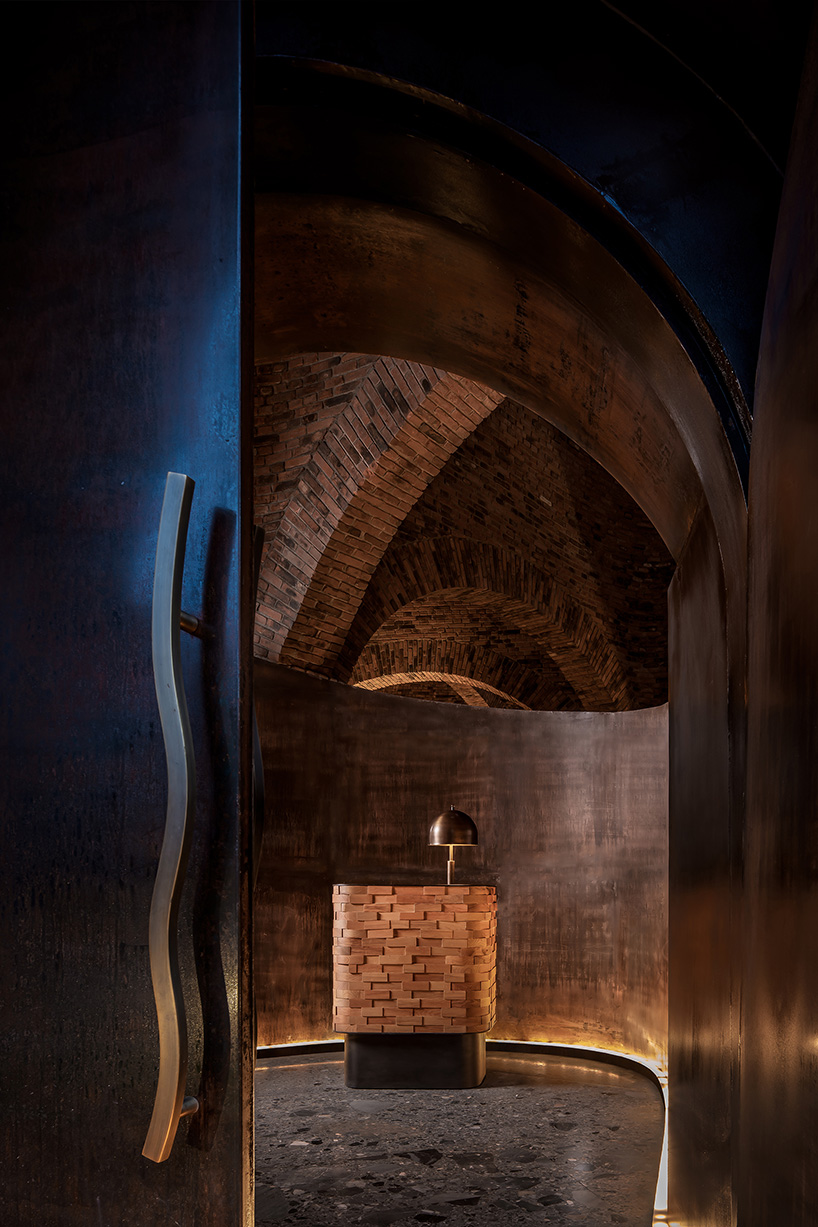 50 cloud aritsts lounge 10