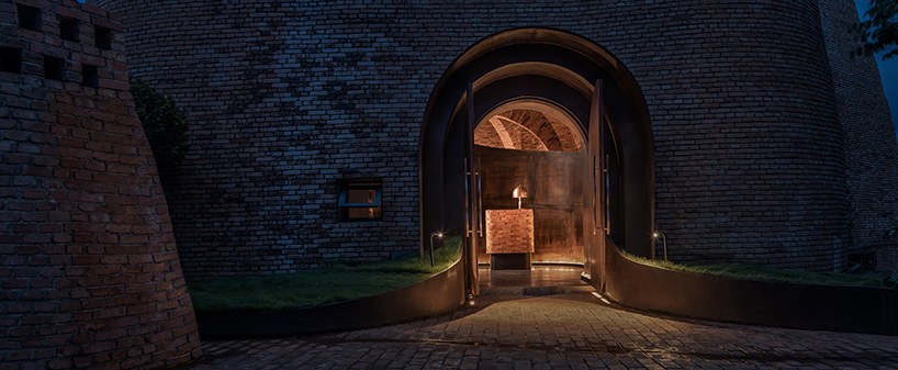 50 cloud aritsts lounge 9