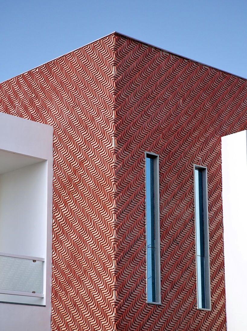 manoj-patel-design-studio-clay-tile-residence-india-06-10-2019-designboom
