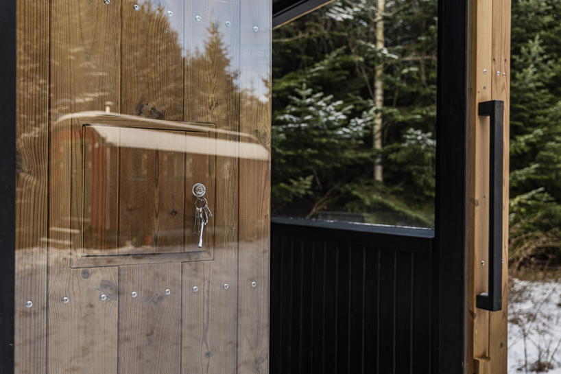 native narrative designs mobile sauna with cave like interior for scandinavian sauna 8