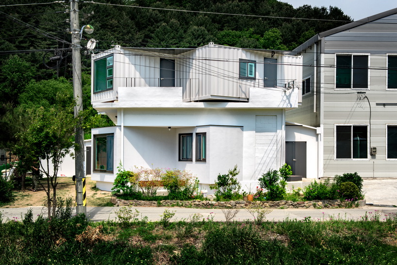 Starsis Installs Two Rooftop Shipping Containers Maximizing Use Of Natural  Light