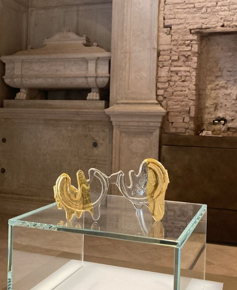 melting eyewear in glass and gold blurs sculpture, design, and optics in venice - 7