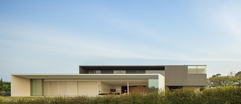 studio arthur casas composes JY house with two separate volumes in são paulo - 7