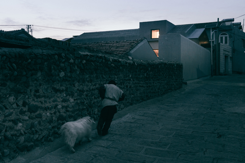 house of steps by chaoffice frames the mountainous landscape of china designboom