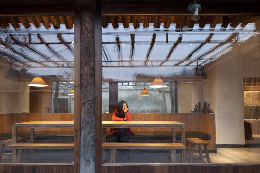 chaoffice renovates family residence with hidden passages in china