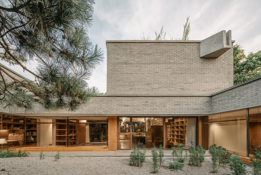 chaoffice lines academic's home in china with maze of bookshelves storing 20,000 volumes