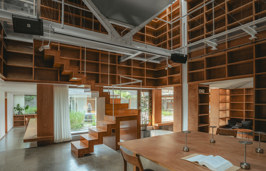 chaoffice lines academic's home in china with maze of bookshelves storing 20,000 volumes