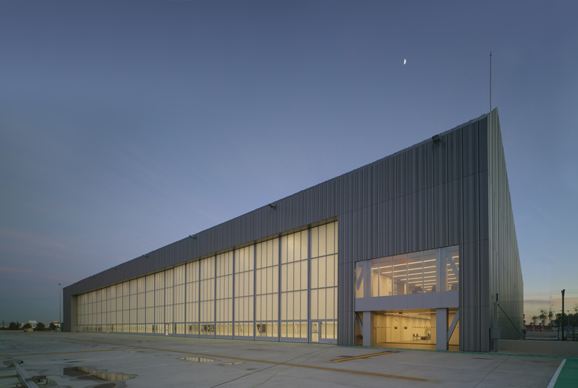 ERRE completes new private terminal at valencia airport wrapped in a metallic envelope