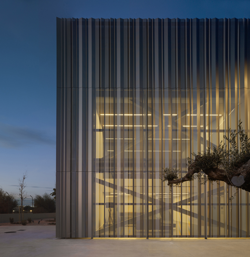 erre complete a new private terminal at valencia airport spain 12