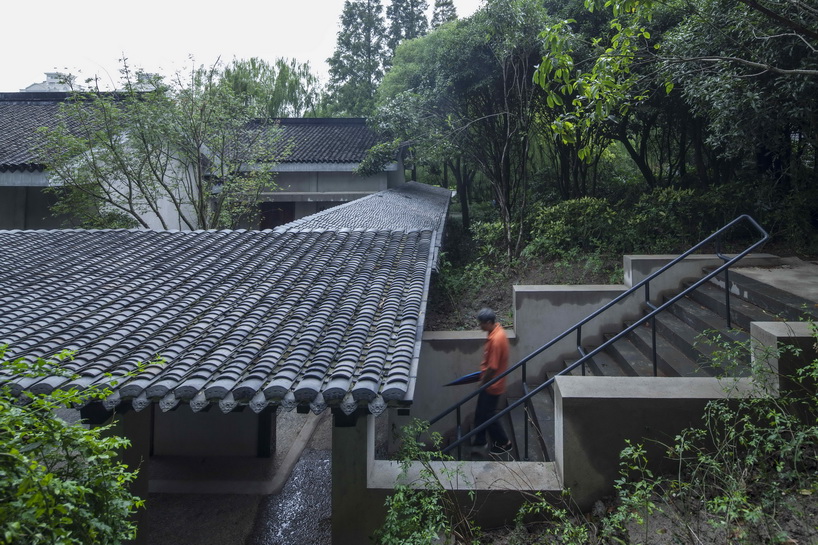 zigzagging verandas enclose courtyard of atelier archmixing's memorial in shanghai