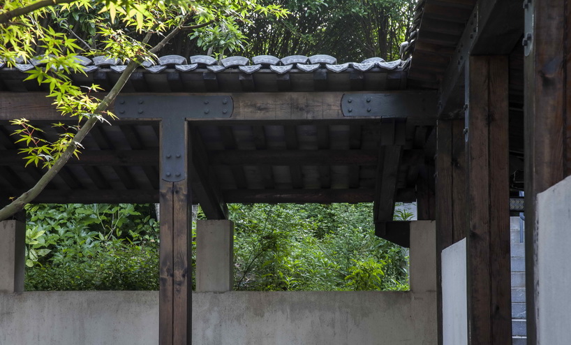 zigzagging verandas enclose courtyard of atelier archmixing's memorial in shanghai