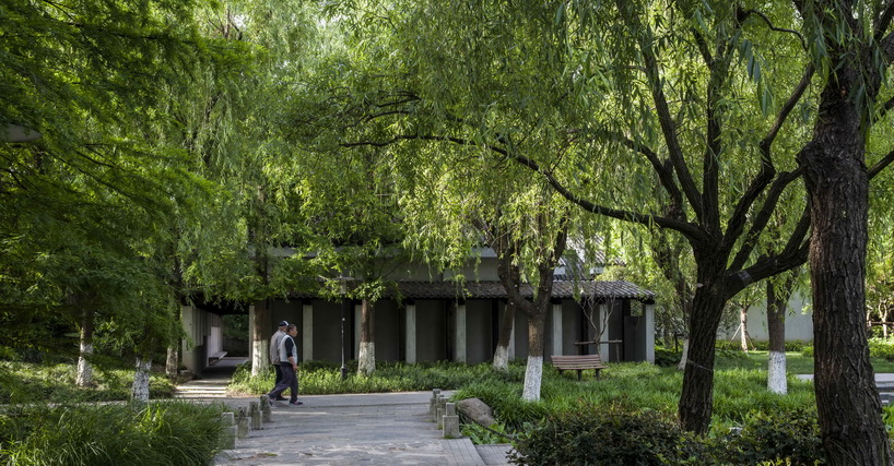 zigzagging verandas enclose courtyard of atelier archmixing's memorial in shanghai
