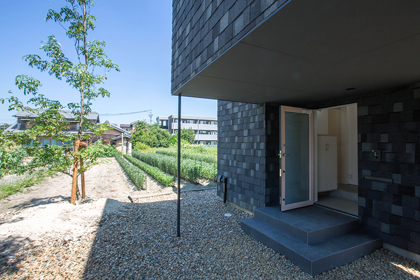 1-1-architects-apartment-mk-building-kariya-city-aichi-japan-09-20-2019-designboom