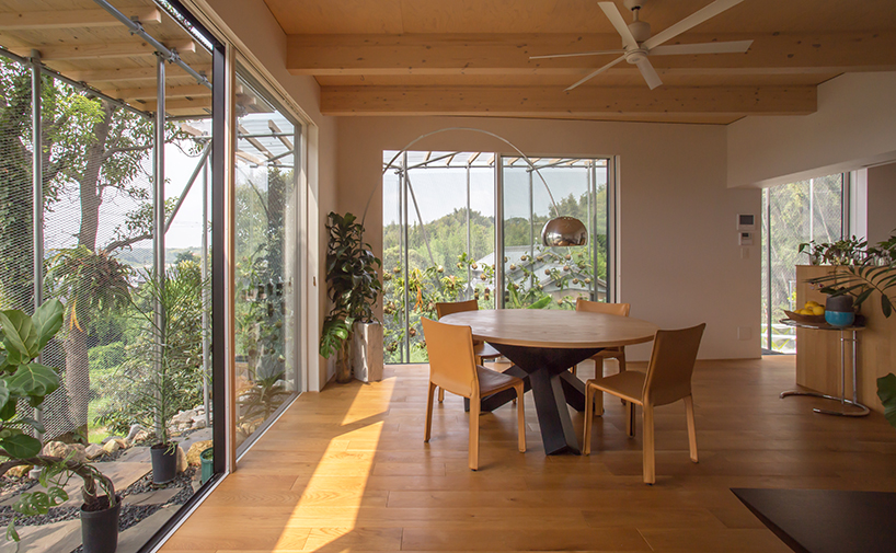 1-1 architects designs a family home for a tropical plant farmer in japan designboom
