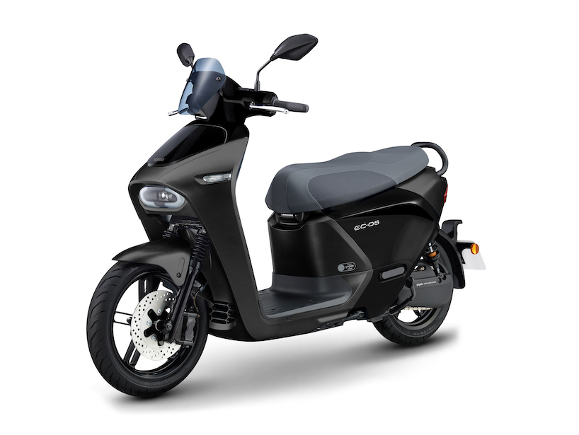 yamaha-gogoro-ec-05-electric-scooter-taiwan-japan-06-28-2019-designboom