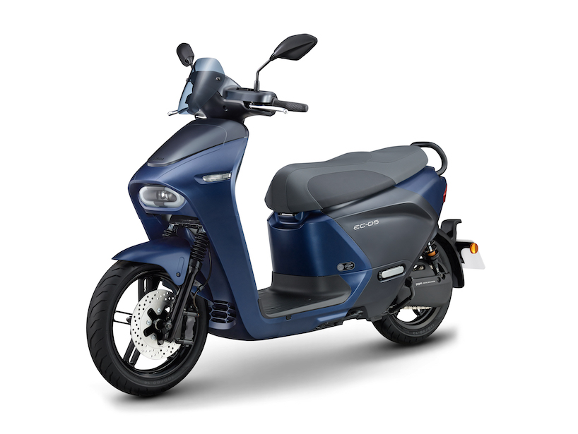 yamaha-gogoro-ec-05-electric-scooter-taiwan-japan-06-28-2019-designboom