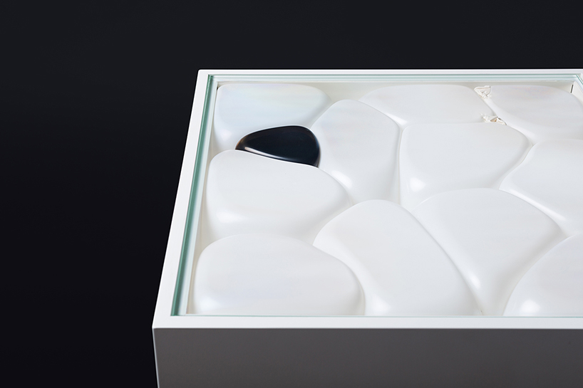 arthur analts' inflating balloon sculpture reflects on black lives matter designboom