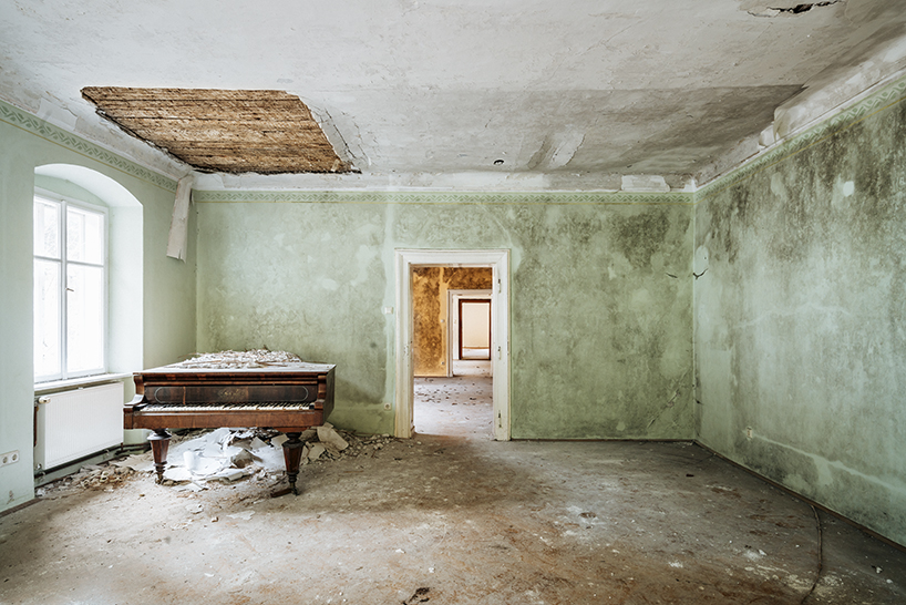 romain thiery unveils new images of broken pianos in forgotten european villas - 3