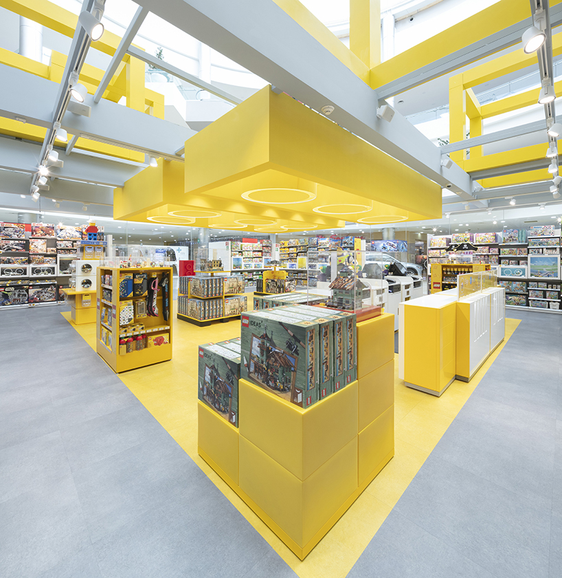 lego store opens a very colorful store in mexico 4