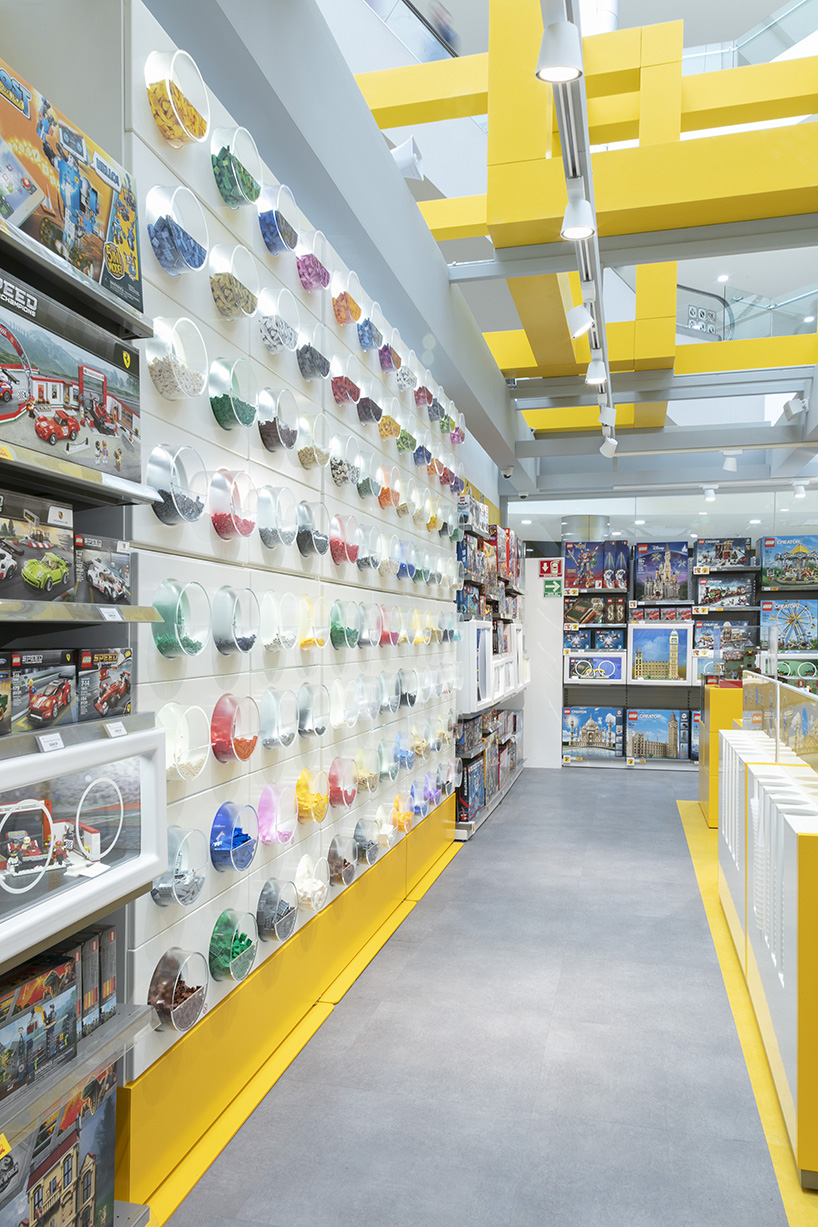 lego store opens a very colorful store in mexico 5