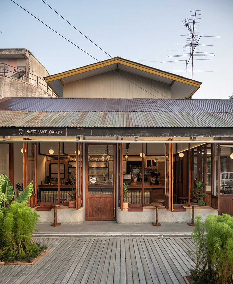 basic space coffee 12