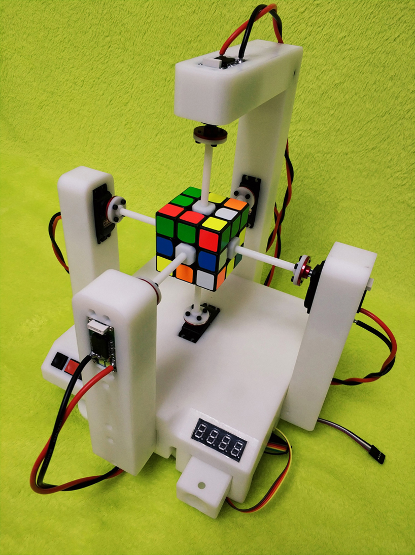 mike thomas' master P robot beats the world record on rubic's cube designboom