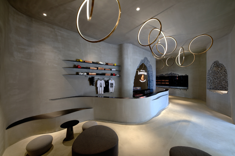 CROX designs dramatic shanghai boxing studio for the ultimate stress release