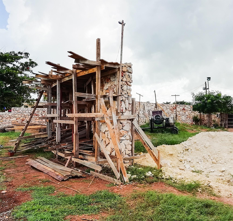 this curved house by infraestudio opens up to the beach in west havana